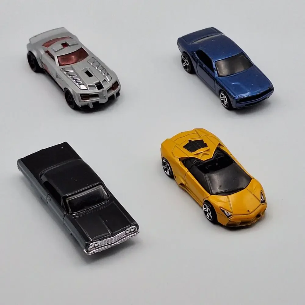 Loose Mixed Diecast Toy Car & Truck Lot - 13 Pieces (Classic Muscle & Supercars)